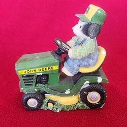 VTG JOHN DEERE Mary's Moo Moos Deere To My Heart Cow Lawn Mower Tractor Figurine