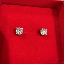 Diamond Stud Earrings 