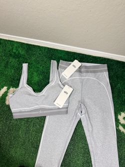 Alo Yoga Sports Bra and Leggings Set