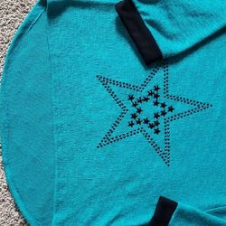 Cute knit top M-L New!