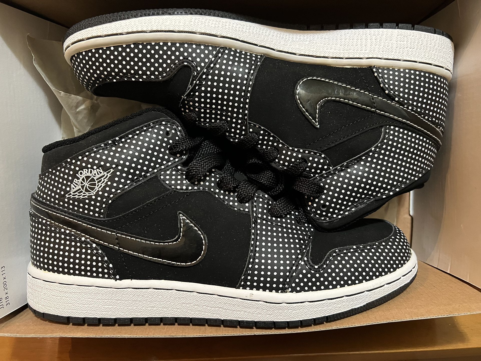 Air Jordan 1 (Size 7 Youth)