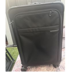 Briggs & Riley Baseline Medium Expandable Trunk Spinner