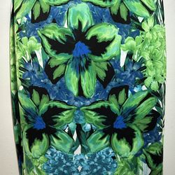 Women's green skirt. APT 9 brand. Size M. $30.