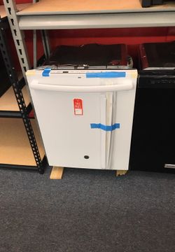 New scratch and dent GE dishwasher white