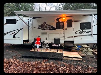 2011 Cougar Keystone 32’