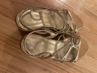 Stunning Gold Stuart Weitzman Wedge Size 8  $30