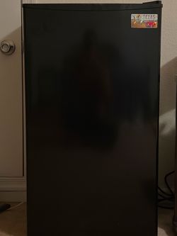 Mini fridge