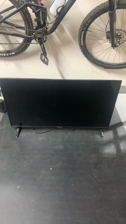 Element 37 inch Flatscreen TV comes with remote