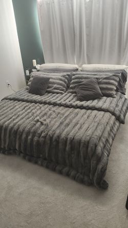 King Size Boucle Fabric Upholstered Platform Bed