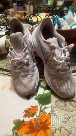 Nike Tennis Shoes