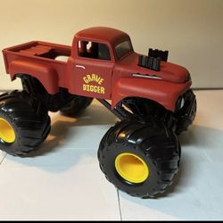 Grave Digger Red Retro Monster Truck, Collector Die-Cast Vehicle 1:24 Scale Big Truck