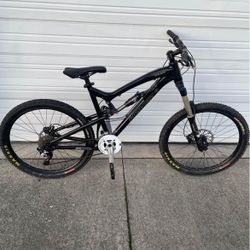 Mountain bike full Suspension 2013 Santa Cruz nomad 