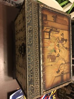 Asian motif trunk
