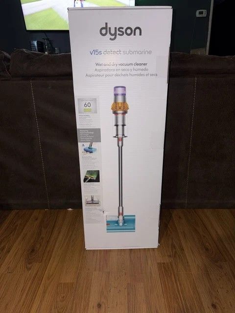 Dyson-V15s-Submarine-Vacuum-Cleaner..