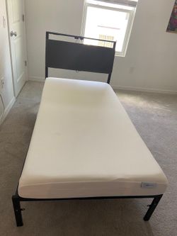 Two brand-new twin beds for sale camas twin en venta