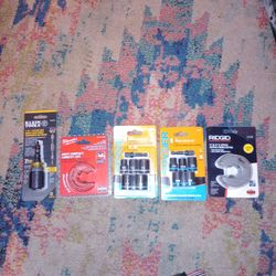 2 SPYDER SOCKET SETS, 2 PIPE CUTTERS. 1 KLEIN 7 IN 1