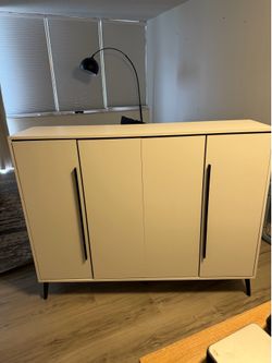 Modern white shoe cabinet