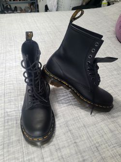 Size  8 womens new not in box