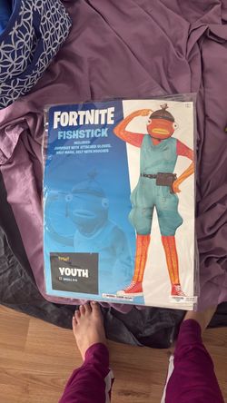 Fortnite costume size small in youth