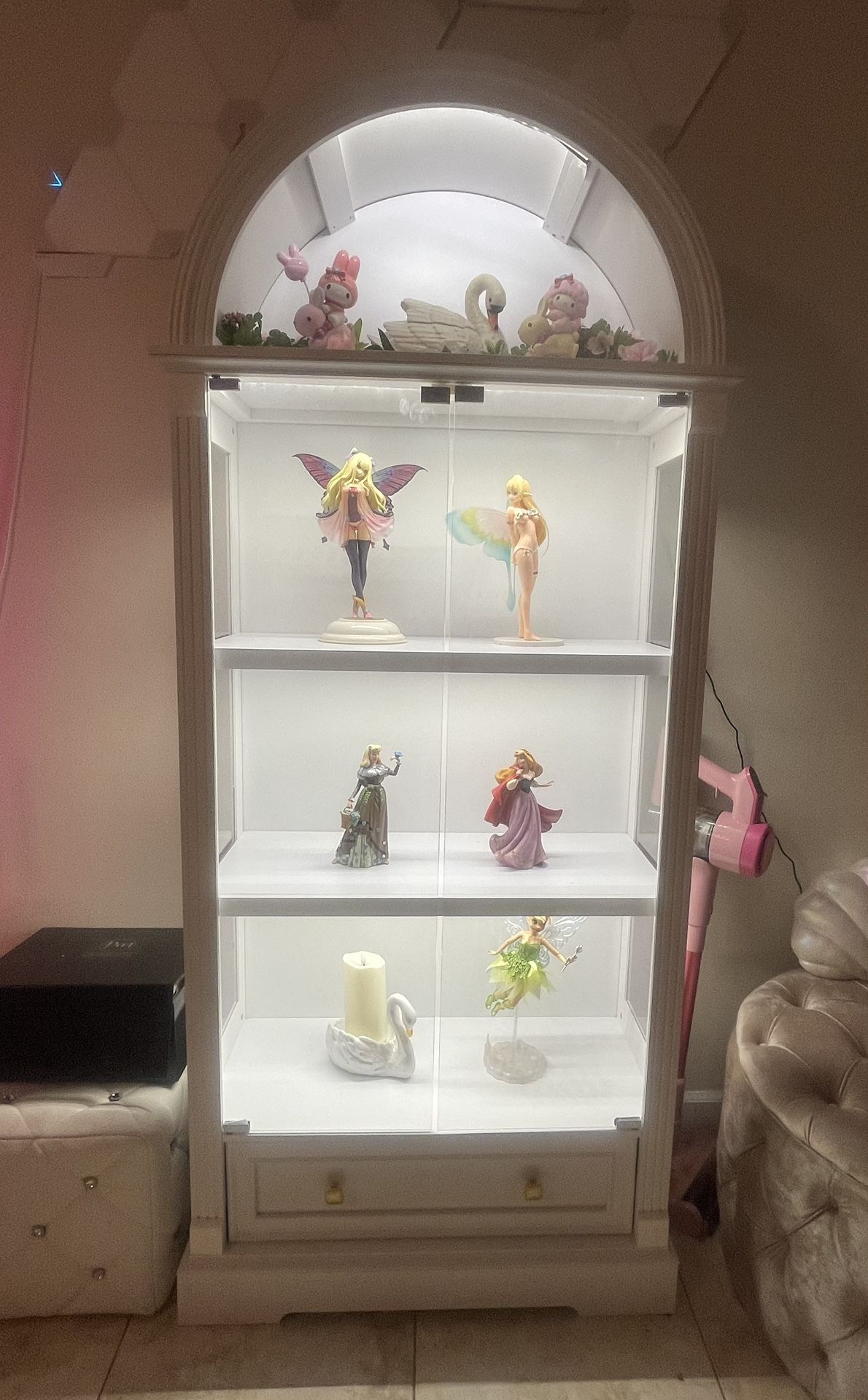 LED Light Up Bookcase In Perfect Condition 
