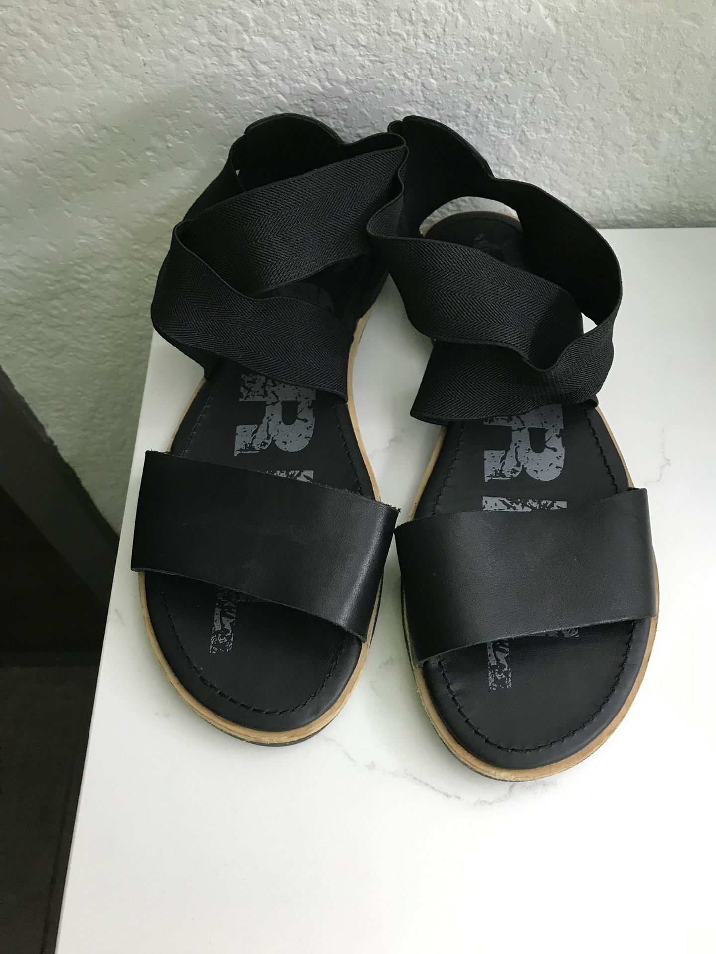 Sorel Women's Shoes 9 Black Ella II Sandal Leather Cross Ankle Strap Flat