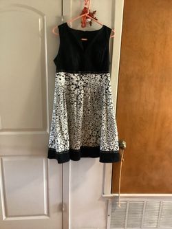 Dress Size; 12.( NEW )