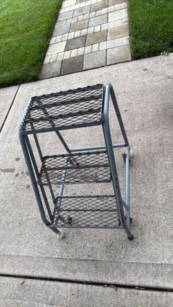 Heavy duty step ladder