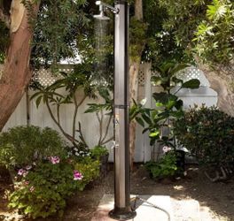 Outdoor Shower Head Solar Heated Poolside Beach Pool Spa, Black (10 Gallons Capacity)

BRAND NEW IN BOX 📦