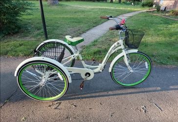 7 Speed Tricycle with Baskets and Adjustable Seat Like New
Like new condition. From non smoking pet free home. 7 speed with Shimano gears. Baskets in