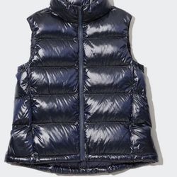 Banana Republic puffy vest  size large used once