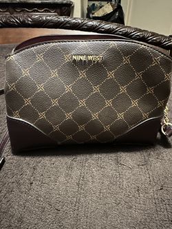 NINE WEST SMALL PURSE 