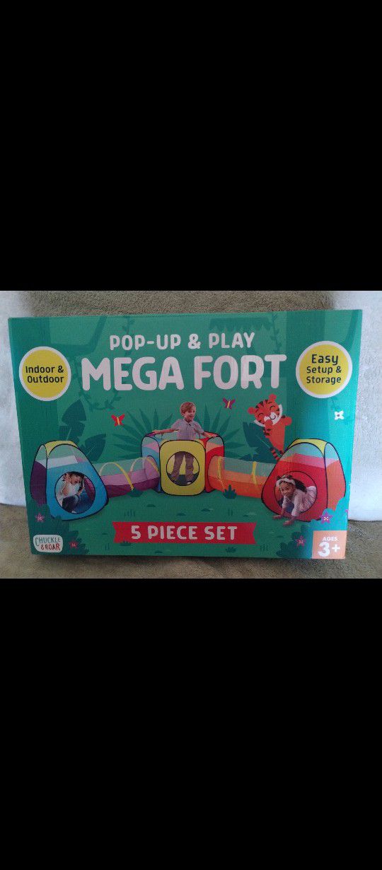 New Pop Up And Play Mega Fort $30 for Sale in Victorville, CA