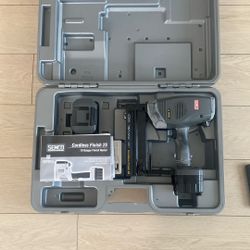 Senco Power Tool Cordless Finish 25 Used 18 Gauge - 2 Batteries 