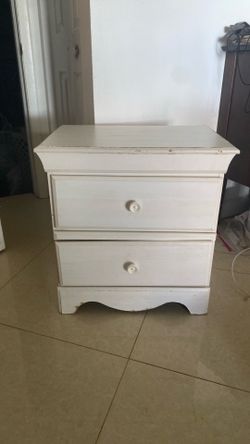 Free kids side table
