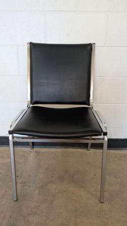 Black chairs , sillas negras
