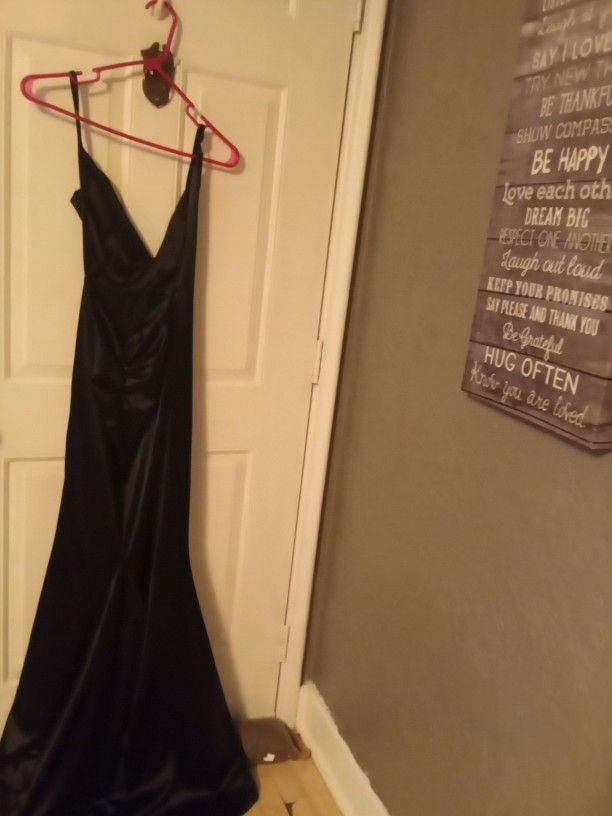 Xs Gorgeous Black Long Dress With A Slit Up The Side,Silk Material