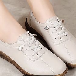 Women Light Weight Shoes ( 7,5)C