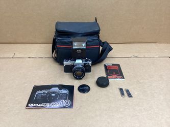 Olympus OM10 35mm SLR Film Camera Kit