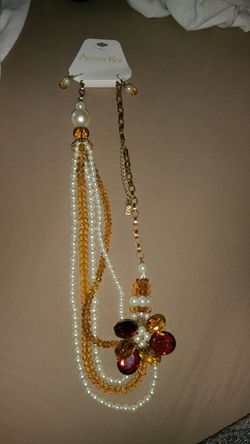 New Beautiful Brown Necklace with Earrings