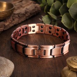 Pure Copper Magnetic Bracelet – 15 mm Wide | 30 Magnets | Adjustable Wellness Jewelry

This solid copper bracelet combines a clean, modern design with