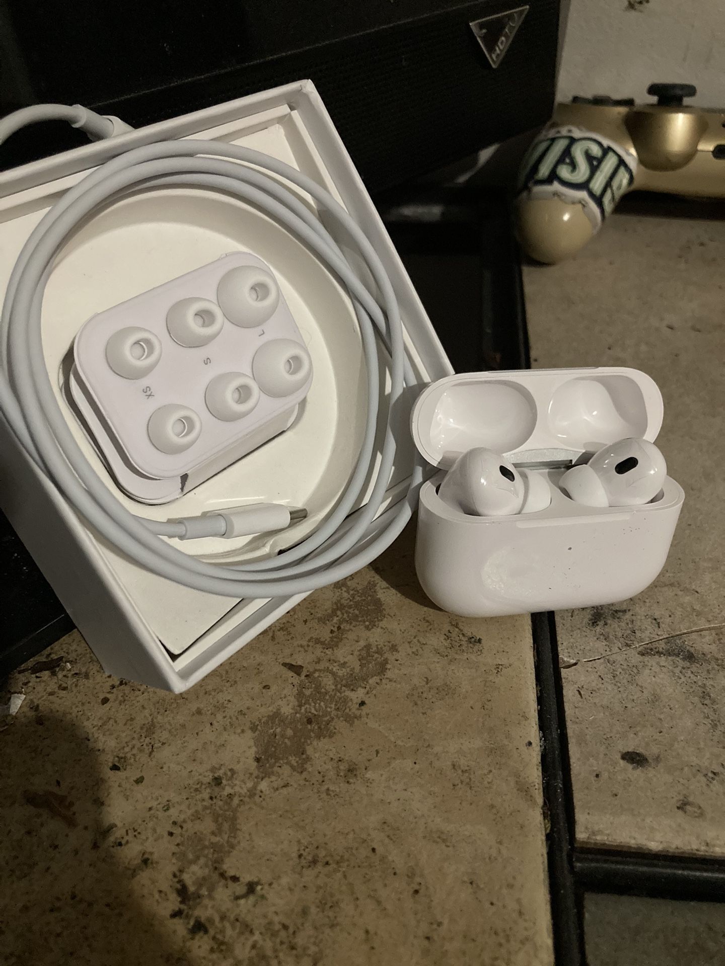 Apple AirPod 2 W/ Magsafe Casing