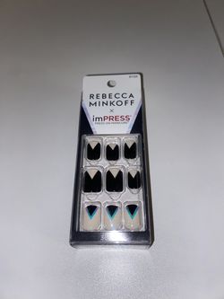 Press on nails