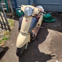 2013 Kymco Like 200cc 1500miles
