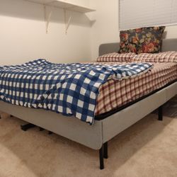Bed frame, headboard with mattress (queen)
