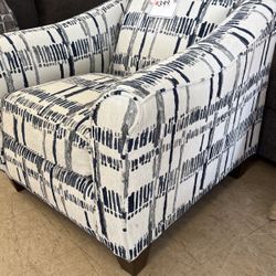 Accent chair, 399