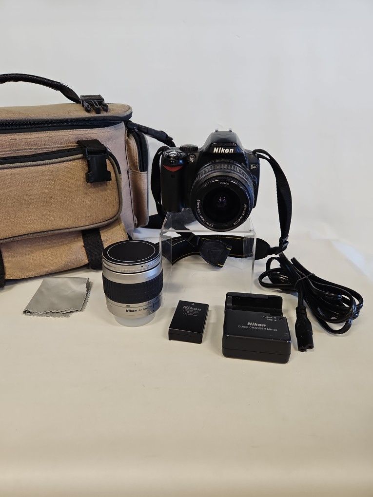 Nikon D40 DSLR Digital Camera 6.1mp, 2 Lenses, Battery, Charger, Case 814287-11