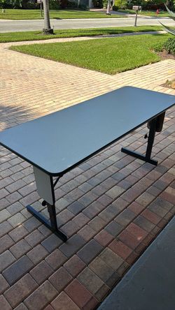 Folding Seminar Table with Adjustable Height