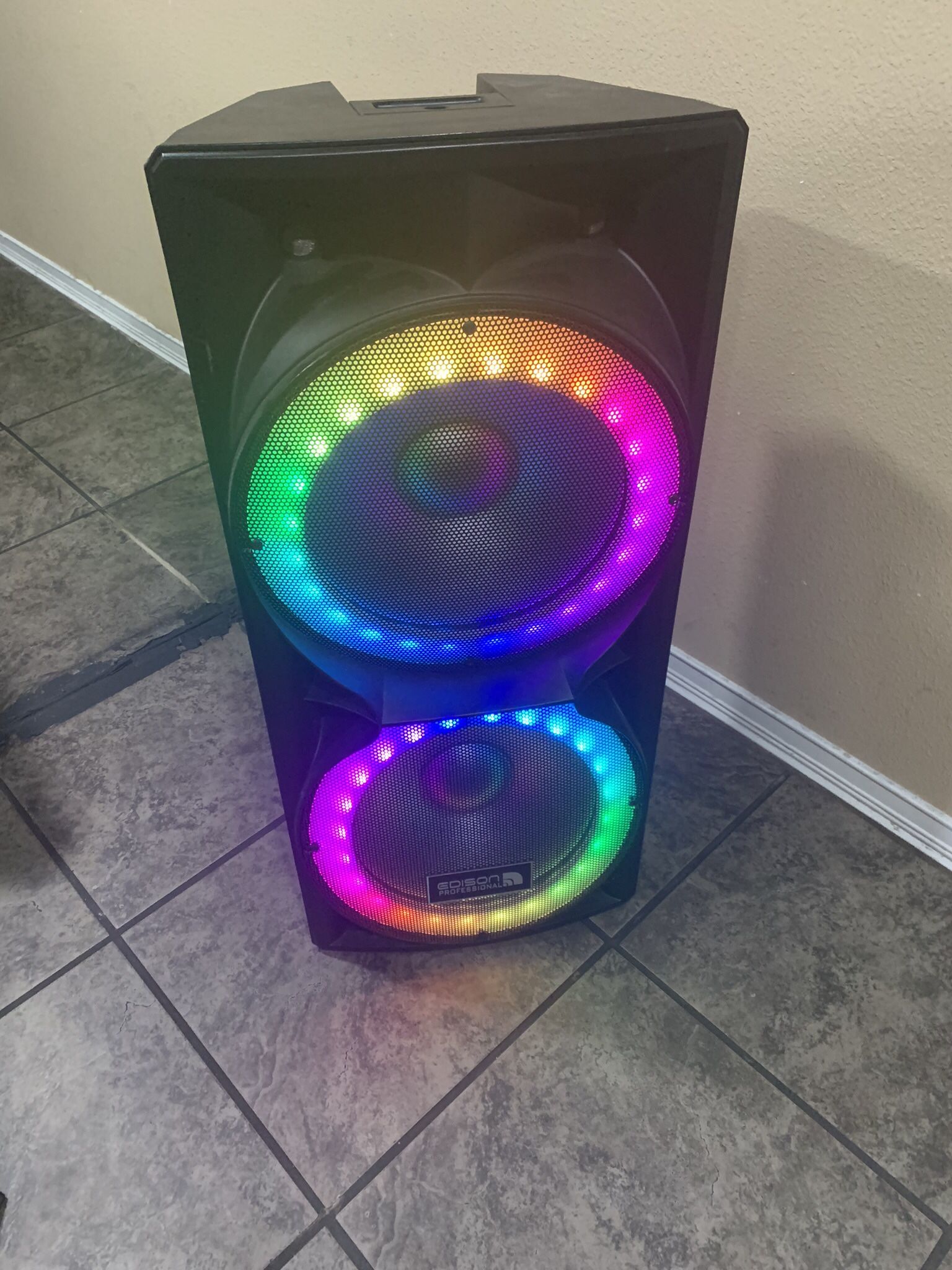 Edison Professional M7000 Bluetooth Speaker 15”