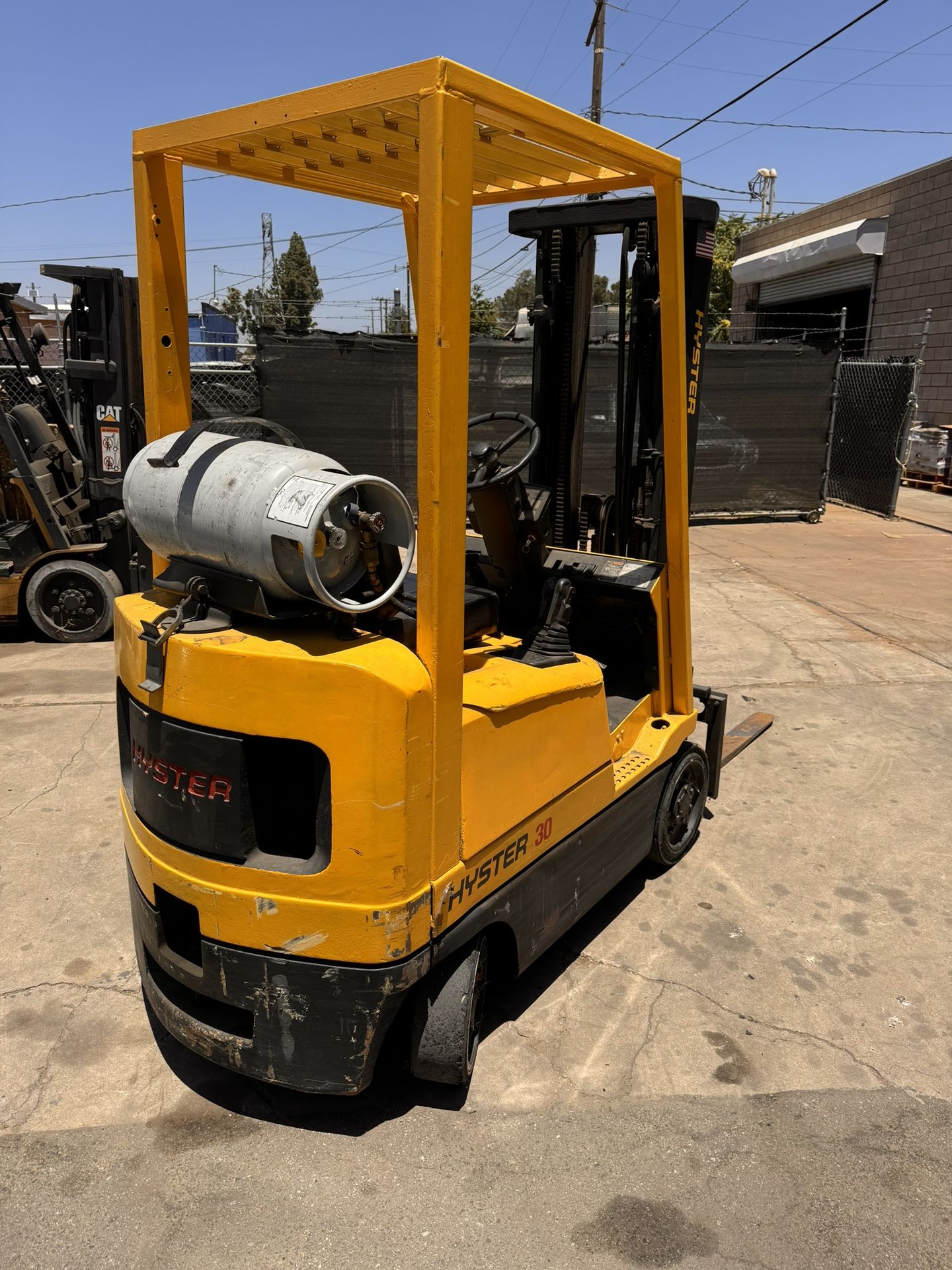 2004 Forklift Business equipment