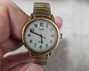 Timex Easy Reader Womens Two-Tone Stainless Steel Expansion Bracelet Watch T2H4919J

New battery